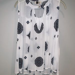 Lira White Patterned Tank Top